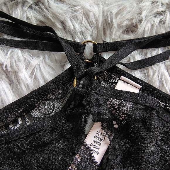NWOT Victoria's Secret Med Black Very Sexy Lace Strappy Crotchless Cheeky Panty - Picture 4 of 10